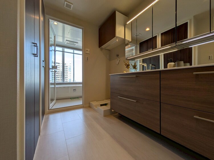 その他 十分な広さの脱衣所。