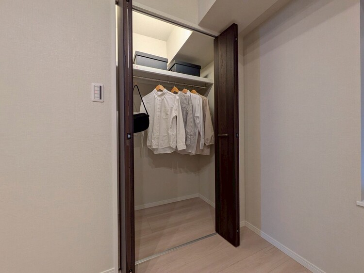 その他 収納スペースが付いていて、お部屋を広く使っていただけます。