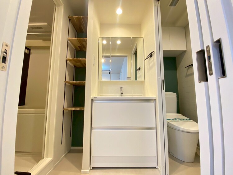 その他 清潔感を感じられる洗面化粧台。