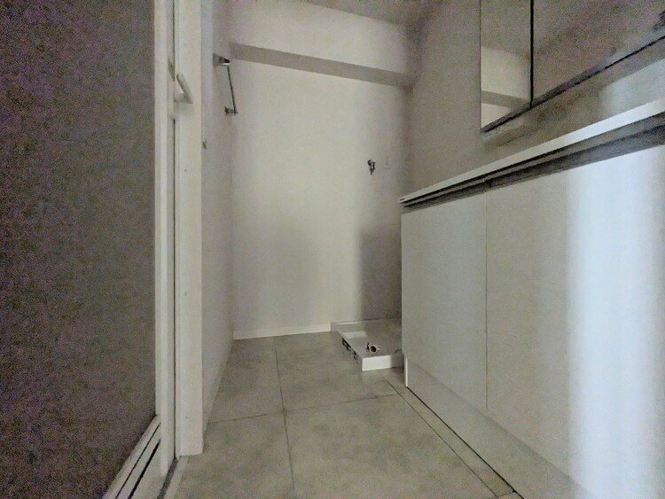 その他 十分な広さの脱衣所。