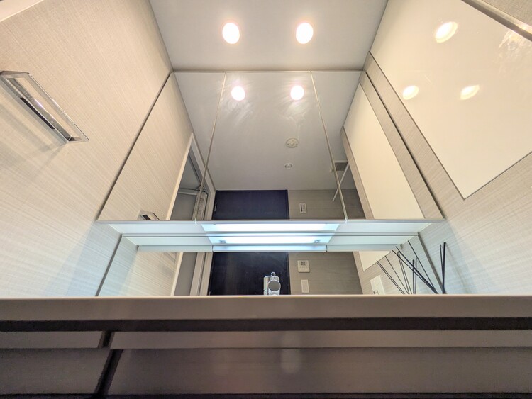 その他 清潔感を感じられる洗面化粧台。