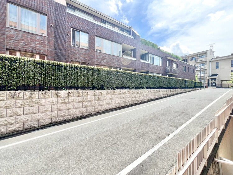 その他 眺望や窓からの景色が良いと、家で過ごす時間も快適です。