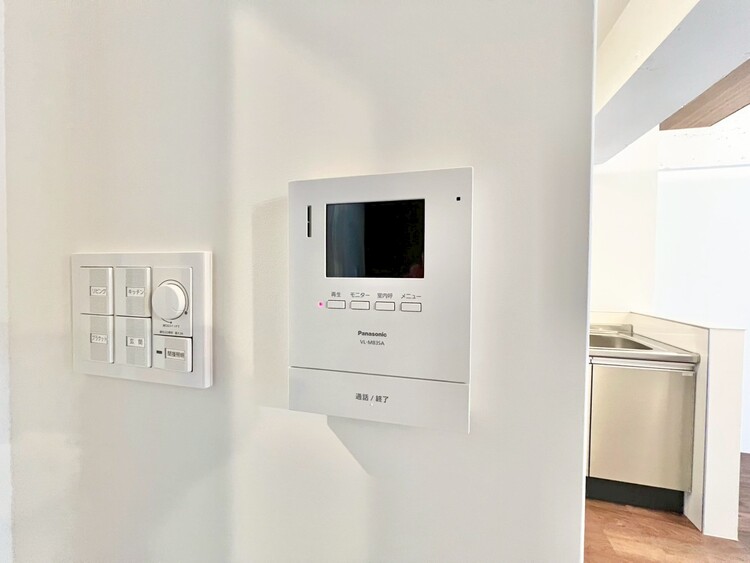 その他 誰が来てもわかる様にモニター付きインターホンを設置。