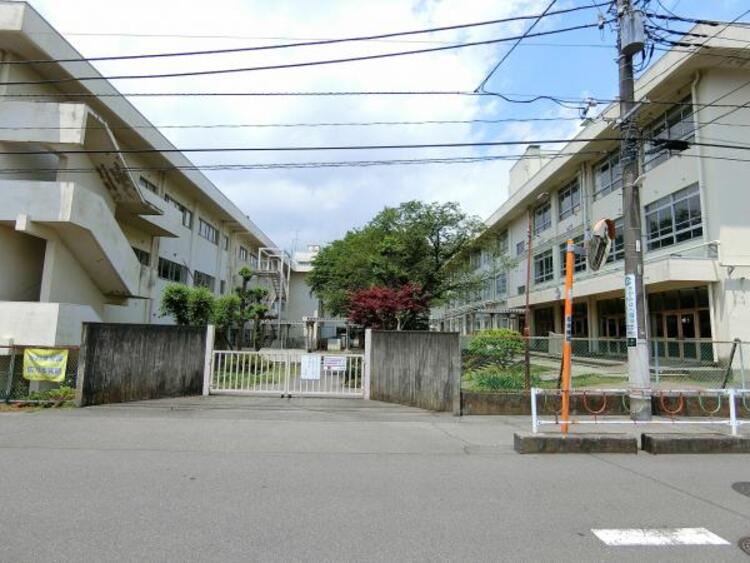 周辺 清新中学校まで約1142ｍ