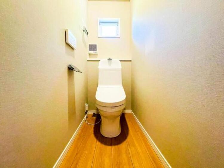 トイレ 【トイレ】ウォシュレット、保温機能付き便座など充実の設備です　お掃除がしやすくストレスフリー！！