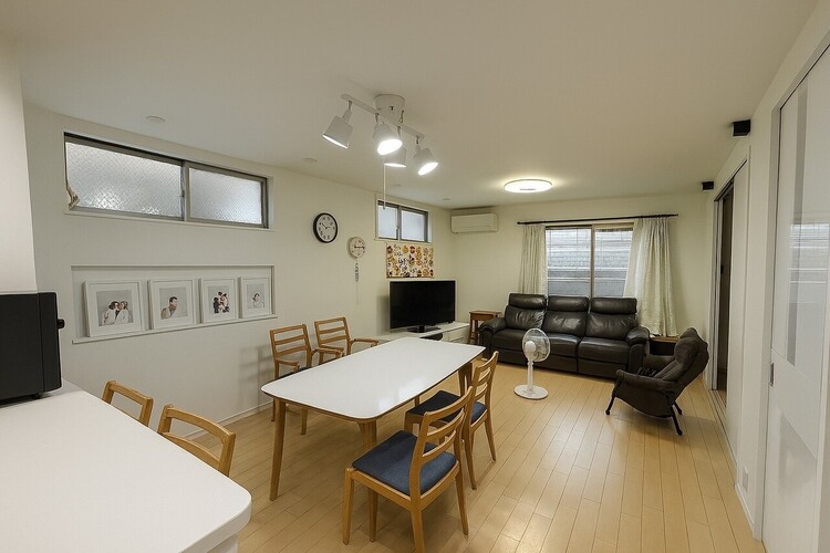 居間 広々リビングにつきご家族の多いご家庭におすすめ♪