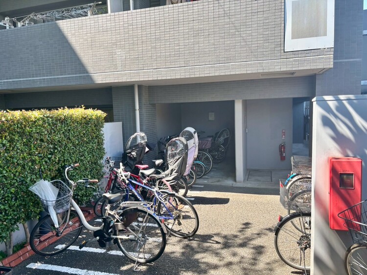 その他 きちんと整備された駐輪場。住む方の心遣いが感じられます。