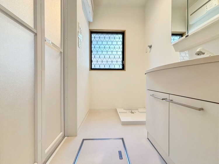 洗面 清潔感と心地よさを重視した、上質感漂うパウダールーム。