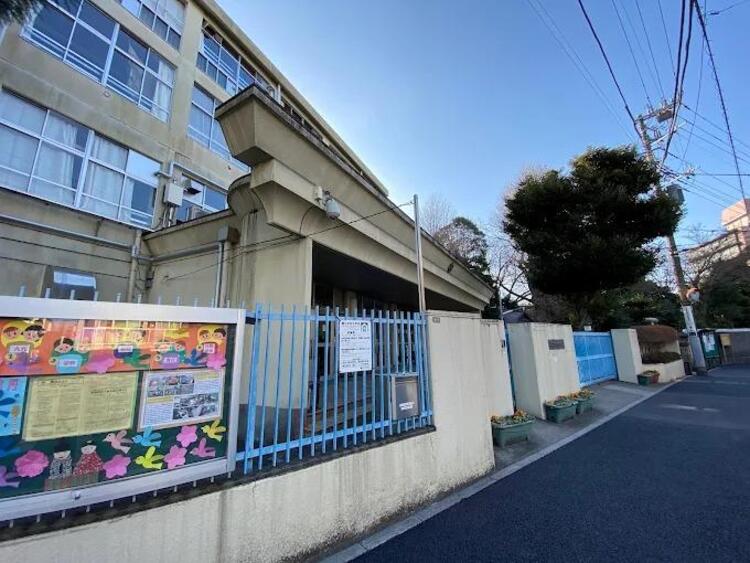 周辺 文京区立関口台町小学校