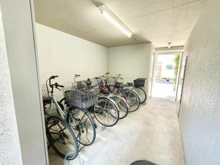 その他 玄関につながる駐輪スペースなので重い荷物の出し入れの負担を最小限に抑えられます。小さなお子様も安心・安全の乗り降りができます。