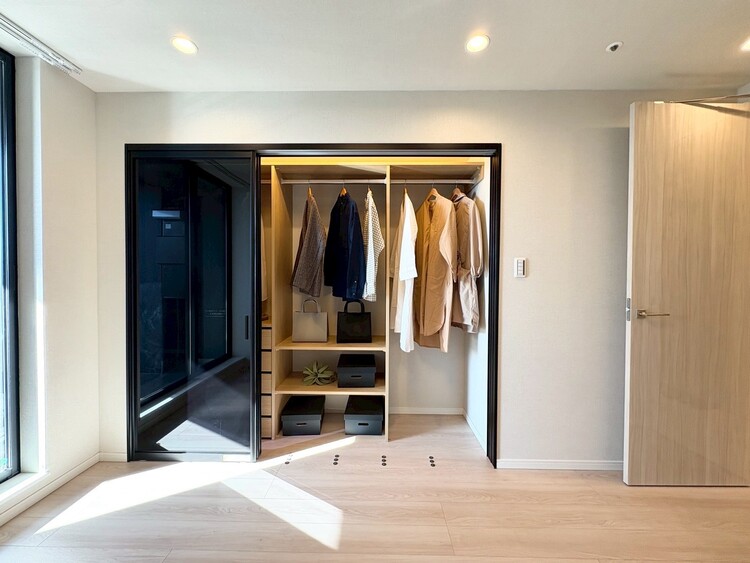 その他 収納スペースが付いていて、お部屋を広く使っていただけます。