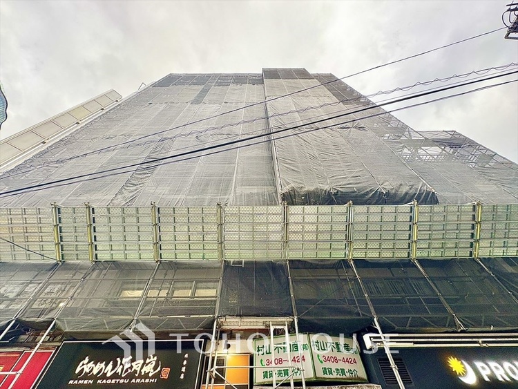 外観 澄み切った空に映える外観。デザイン性の高さと新築のような清潔感。こんなマンションで毎日を生きて行きたい。