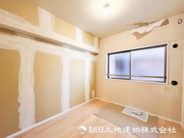 内装 【洋室】自宅で快適に過ごす条件は一人ひとり違います。個性が強すぎないシンプルな内装とシンプルなデザインで統一しております