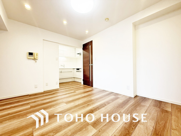 内装 上質な時間を育む暮らしのメインステージ。寛ぎとコミュニケーションを育む居心地のよい場所