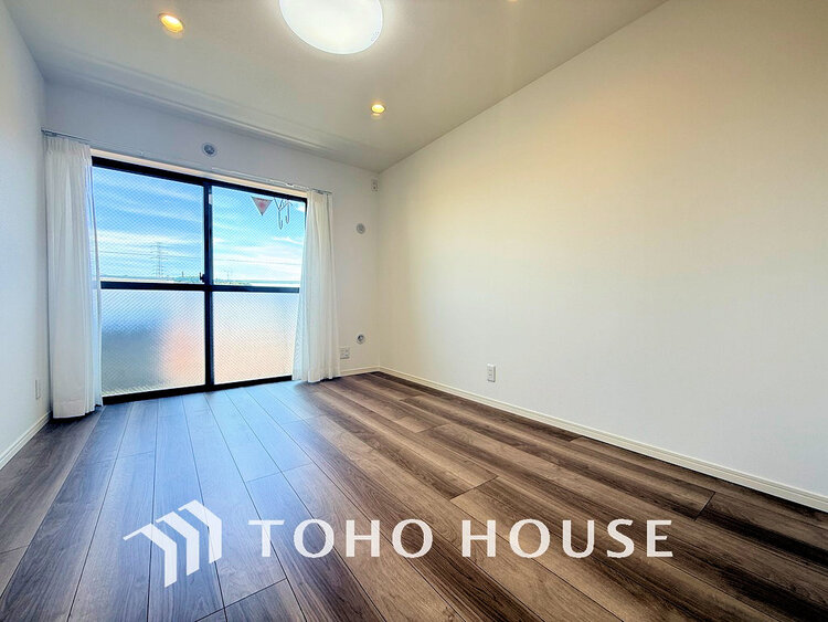 内装 1日の疲れを癒し、心地よく寛げるようゆったりとした広さをしています