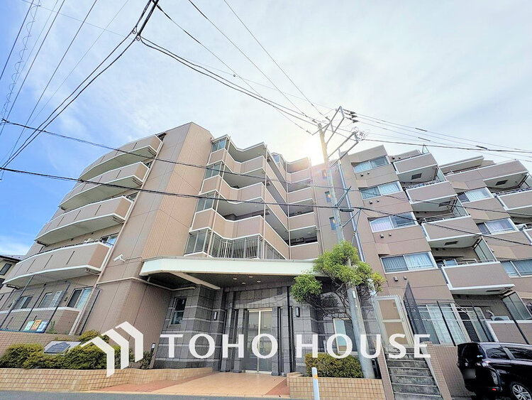 外観 〜南東向きのため陽当たり良好〜たいせつなペットと暮らせます〜オートロック付きで安心のセキュリティ〜