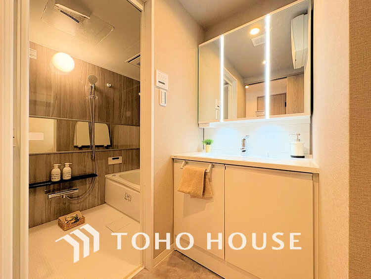 洗面 清潔感のある洗面室で朝の身支度を