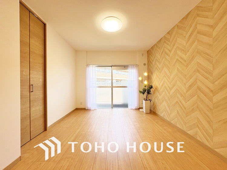 内装 採光もある洋室は、くつろぎのひと時を過ごすのにぴったり