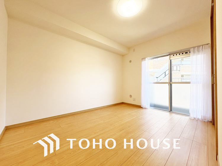 内装 シンプルですっきりとした室内は飽きのこない居心地の良い雰囲気