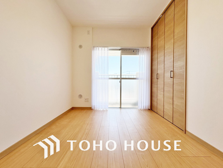 内装 感性を育むプライベートルームはシンプルでスマートな空間