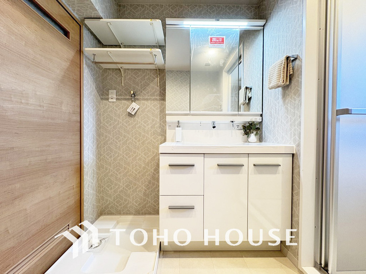 洗面 大きな洗面鏡付き、朝の身支度も楽しくなりますね