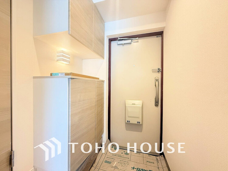 玄関 落ち着いた雰囲気の玄関、家族の帰りを暖かく迎えてくれます