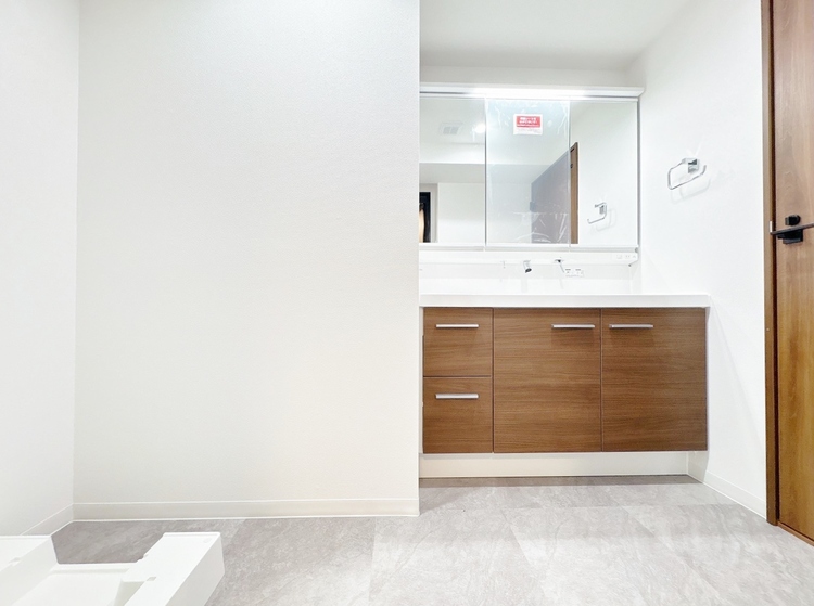 洗面 清潔感と心地よさを重視した、上質感漂うパウダールーム。