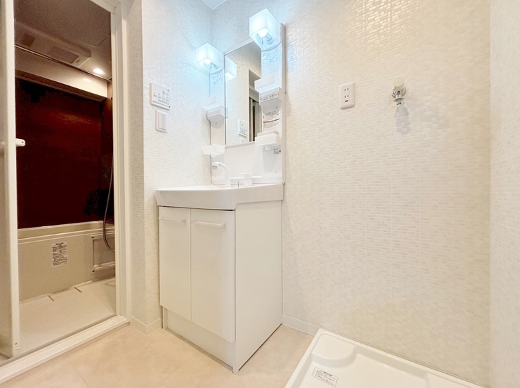 洗面 清潔感と心地よさを重視した、上質感漂うパウダールーム。