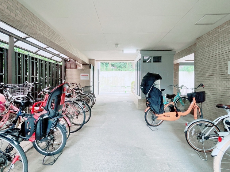 その他 きちんと整備された駐輪場。住む方の心遣いが感じられます。