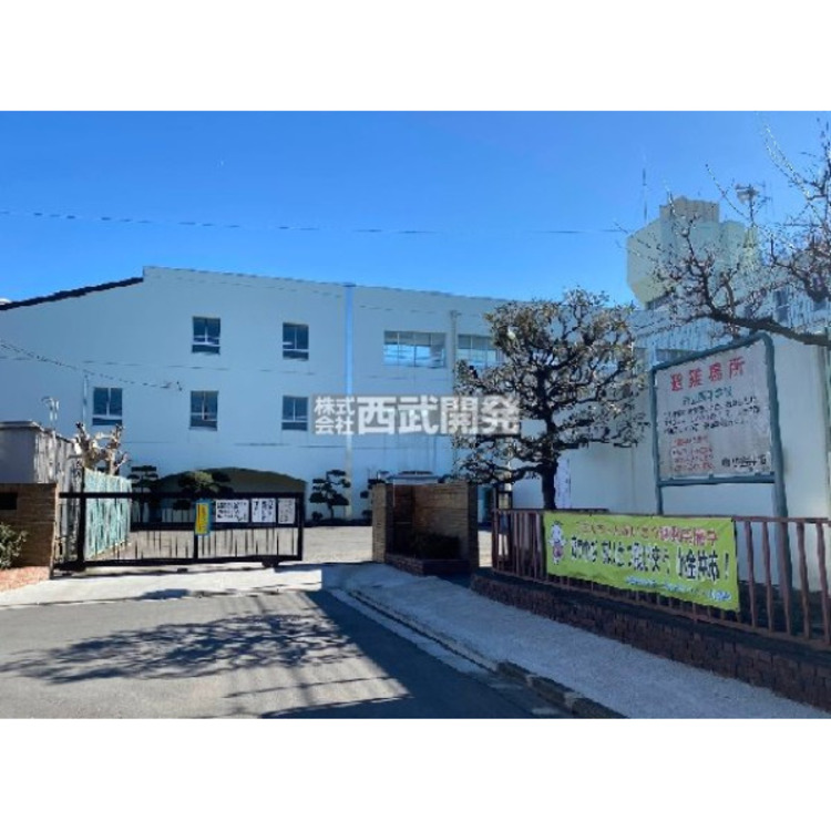 周辺 南中学校(約610m)