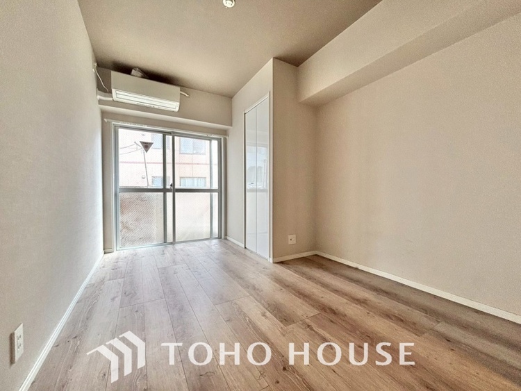 内装 感性を育むプライベートルームはシンプルでスマートな空間。好みの空間で読書をしたり、音楽を聞いたりと一人の時間も充実したものにできます。