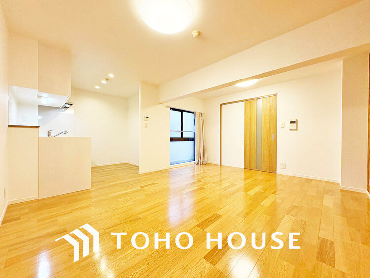 内装 家族みんなが爽やかに過ごせるように、光をたっぷり取り込んだLDK