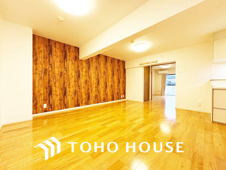 内装 上質な時間を育む暮らしのメインステージ。寛ぎとコミュニケーションを育む居心地のよい場所