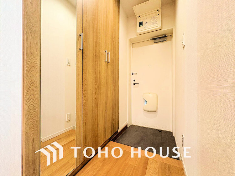 玄関 落ち着いた雰囲気の玄関、家族の帰りを暖かく迎えてくれます