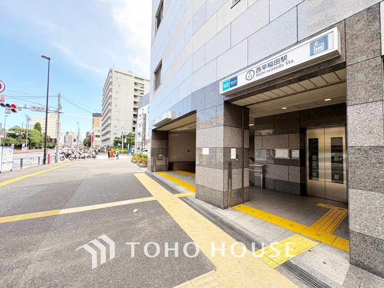 キッチン 【Living room】◆リビング◆家族への思いを抱きながら、平和に過ごす悠久の時。あたかかく感じるのは、日当たりだけではない。広く和やかに暮らせる空間と、家族の存在を噛みしめて。