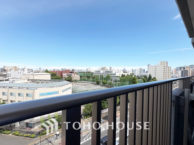 収納 【Shoes in closet】靴を美しく収納できて、マジックのように玄関がすっきりします。ベビーカー、ゴルフ道具、アウトドア用品など、外で使用するアイテムを玄関ドアの近くに収納できます。