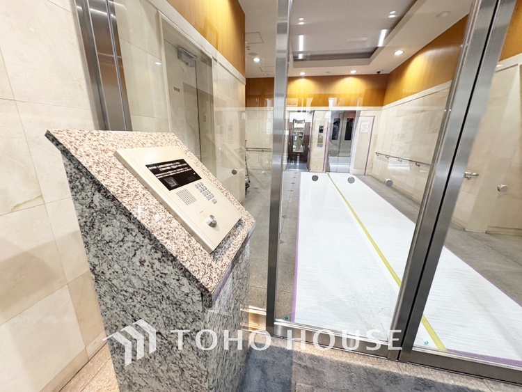 内装 【Ease】家族個々の安らぎの空間。プライベートなBedRoomは暮らす方の感性で造り上げたいもの。誰もが好みで飾れるシンプルな室内に仕上げてあります。