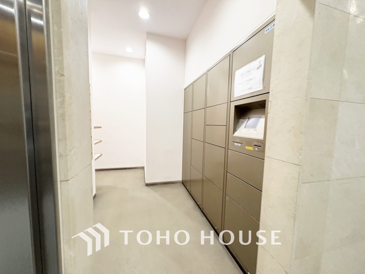 内装 【smart design】太陽の光をスマートにリビングへ。優しくいざなわれた採光が朝は目を覚ませ、昼はくつろぎ、そして夕刻には温もりを与える。他にはないおしゃれなデザインで。