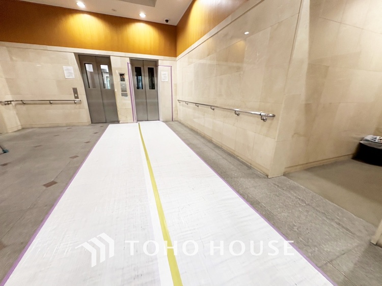 内装 【Private room】家族個々の安らぎの空間。プライベートなBedRoomは暮らす方の感性で造り上げたいもの。誰もが好みで飾れるシンプルな室内に仕上げてあります。