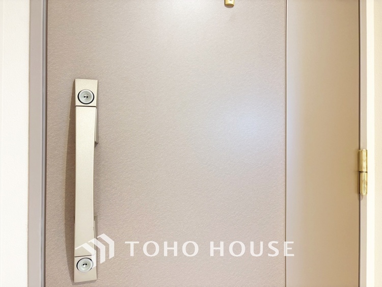 内装 【Quietness】プライベートなお部屋では静かに時を過ごしたい。読書をして、物思いにふける・・光りに満たされた安らぎの空間をがここにはあります。