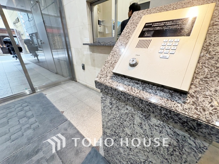 収納 【Shoes in closet】靴を美しく収納できて、マジックのように玄関がすっきりします。ベビーカー、ゴルフ道具、アウトドア用品など、外で使用するアイテムを玄関ドアの近くに収納できます。