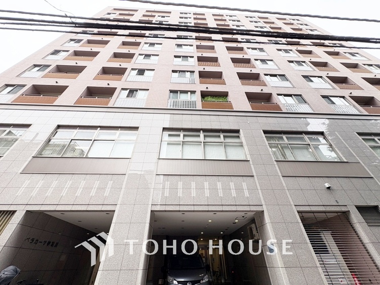 その他 【House of the Sun】太陽の温かな光がお家全体を照らす。そこには目を輝かせ笑顔で見つめてくれる君がいて、「ただいま」の言葉がこだまする。そんな君の瞳に恋している。