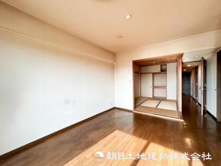 居間 【リビング】家族や友人との時間など１番多くの時間を過ごす空間だからこそ快適な空間を目指してプランニングしました。