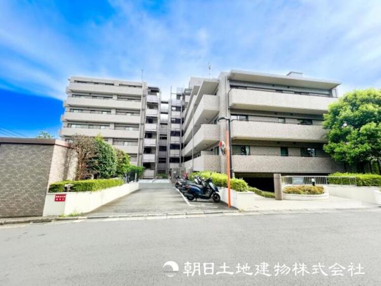 外観 【外観・立地】時間のゆとりと空間、暖かな陽光がもたらす光と風を独占してください。ここから新しい暮らしが始まります。