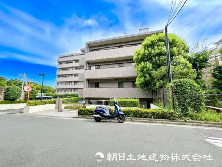 外観 【外観・立地】表現された空間はたくさんの光を浴び、風を感じ、暮らしを豊かにしてくれます。家族の思い出を刻んでいきます。