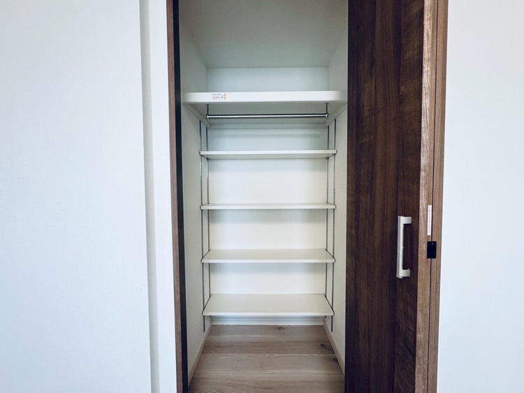 その他 家電やスーツケース、ストック品など何でも片付く嬉しい空間です。