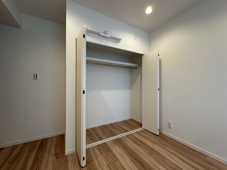 その他 収納スペースが付いていて、お部屋を広く使っていただけます。