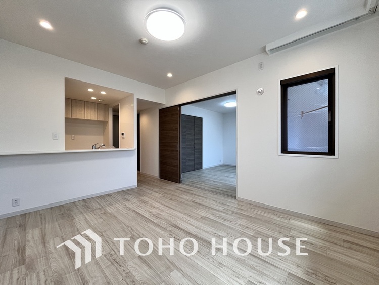 内装 上質な時間を育む暮らしのメインステージ。寛ぎとコミュニケーションを育む居心地のよい場所