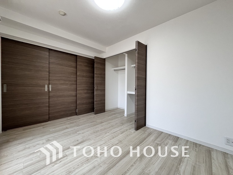 内装 シンプルですっきりとした室内は飽きのこない居心地の良い雰囲気