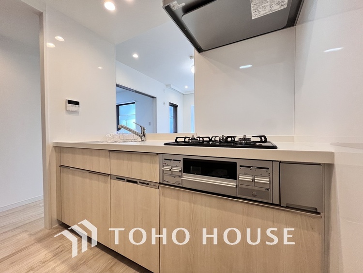 キッチン シンプルな部屋の雰囲気に溶け合うナチュラルキッチン